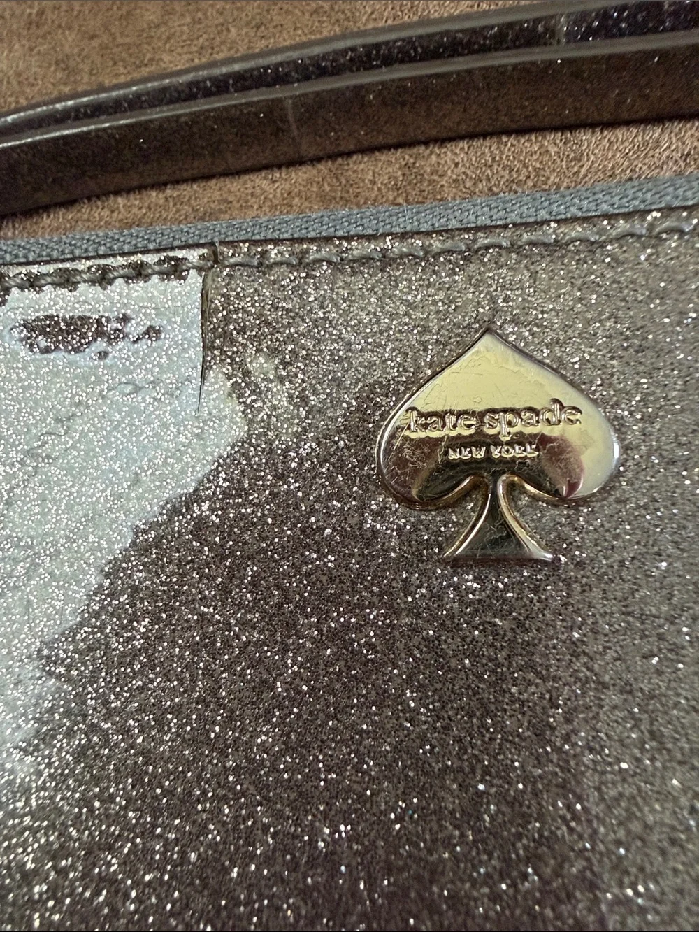 Kate Spade Glitter Wristlet (callouts)